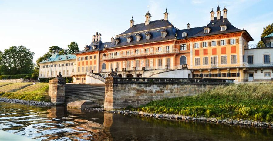Dresden: Elbe River Cruise to Pillnitz Castle - Starting beneath Brühlsche Terrasse