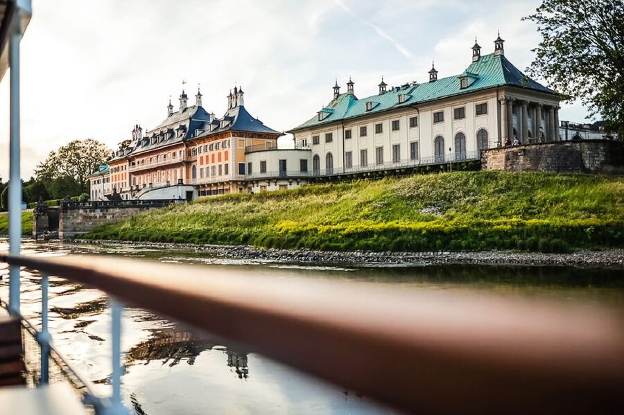 Dresden: Elbe River Cruise to Pillnitz Castle - Life aboard the paddle steamer