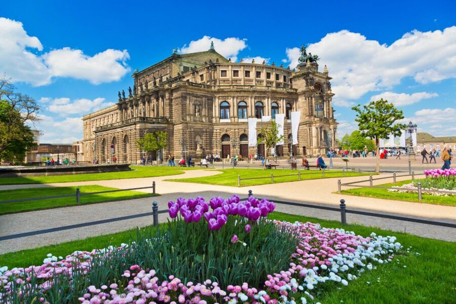 Dresden: Old Town Self-Guided Scavenger Hunt Tour - Zwinger and the final stretch