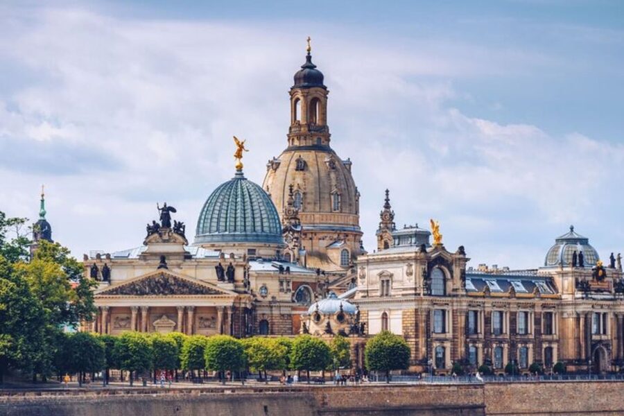 Dresden: Private custom tour with a local guide - A route that changes with your priorities