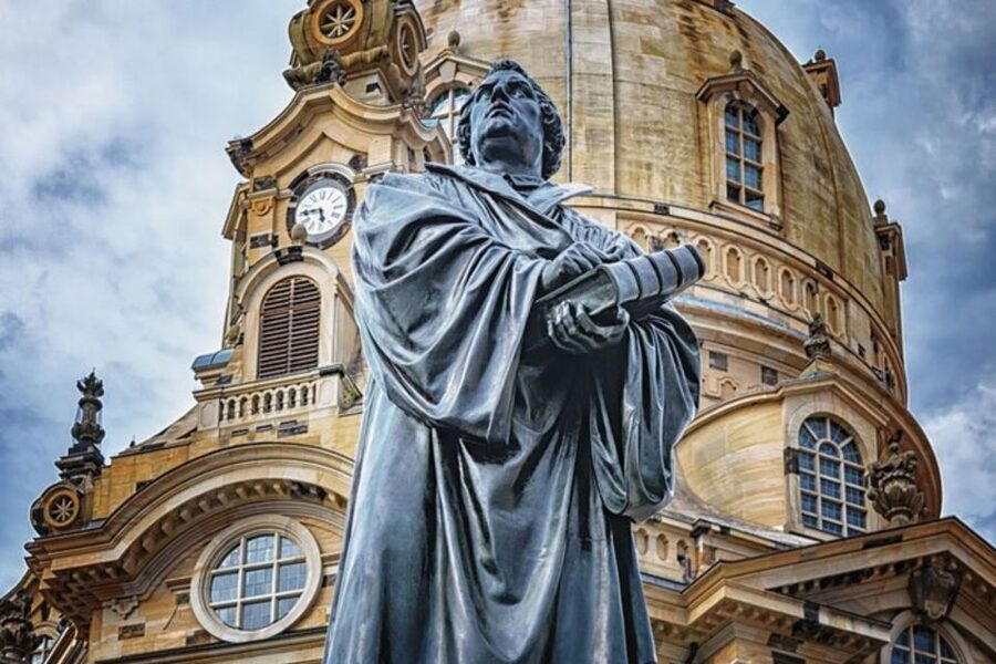 Dresden: Private custom tour with a local guide - History explained through conversation