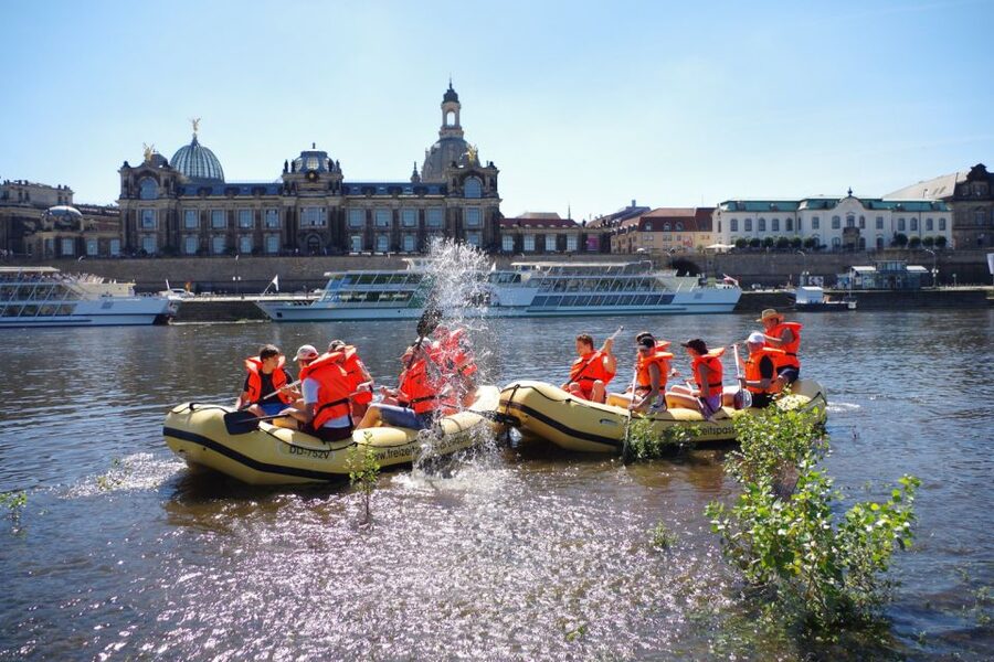 Dresden: Private Inflatable Boat Tour with Beer Garden Stop - Key points at a glance