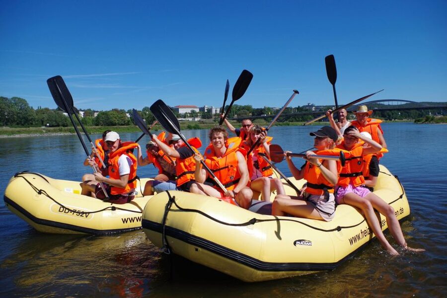 Dresden: Private Inflatable Boat Tour with Beer Garden Stop - Continuing via Altübigau toward Pieschen