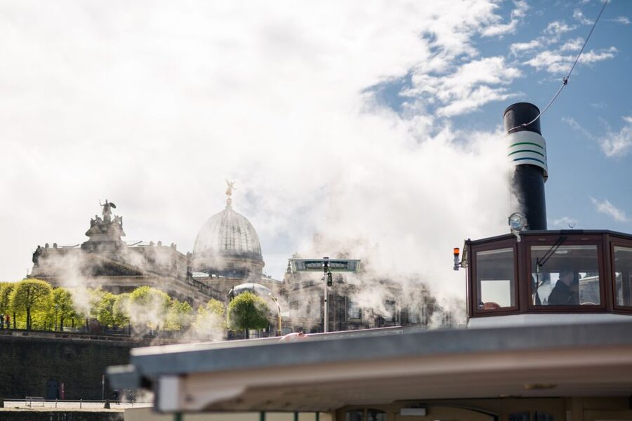 Dresden: River Sightseeing Boat Cruise - Food, drinks, and onboard service