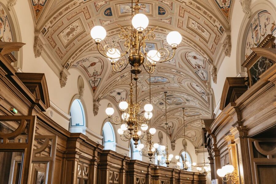 Dresden: Semperoper Tickets and Guided Tour - Who should book the Semperoper tour?