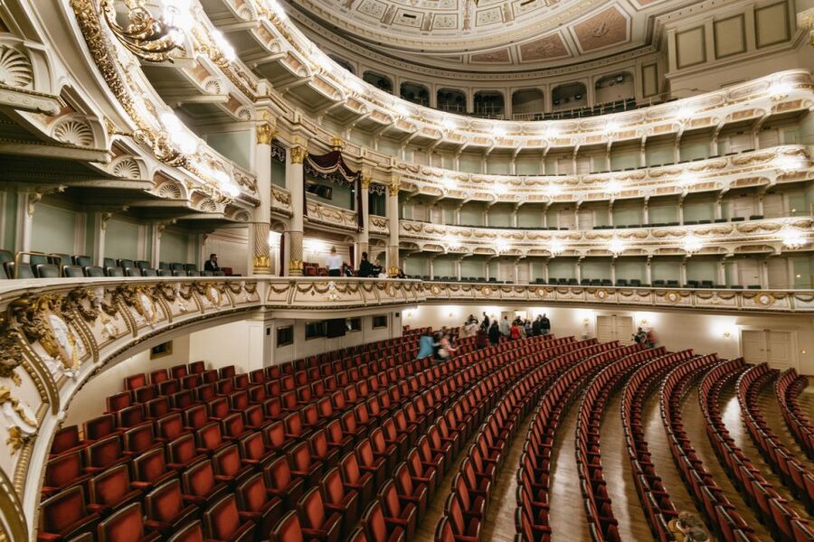 Dresden: Semperoper Tickets and Guided Tour - Guides are the key part of the experience