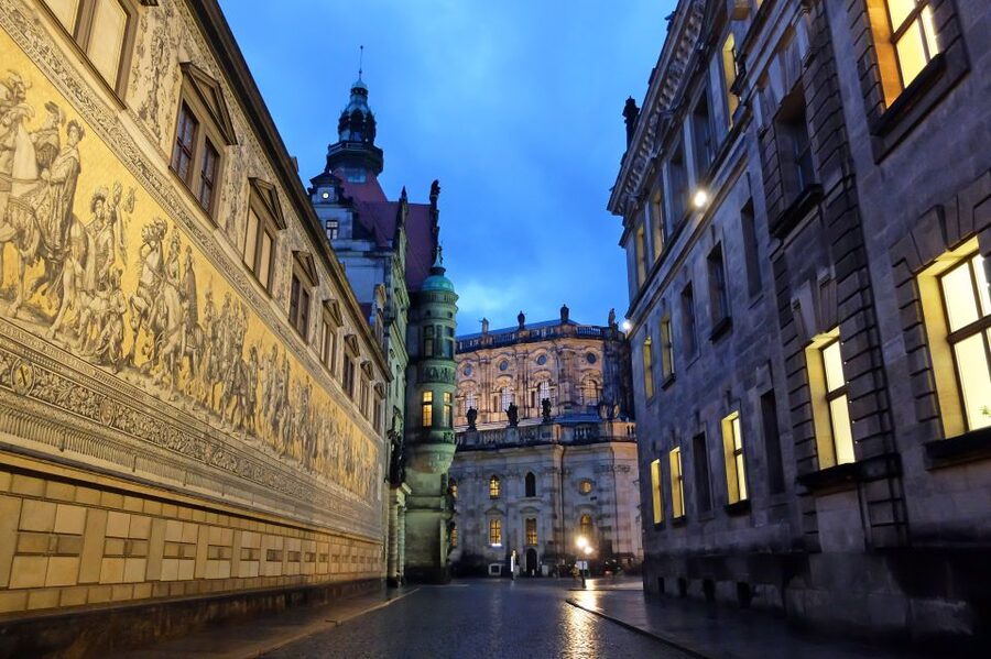 Dresden: Shared Small Group Walking Tour in English - Theaterplatz and the music of Semper Opera
