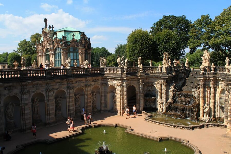 Dresden: Sightseeing Walking Tour in English - The Zwinger Palace and its unusual Nyphembad