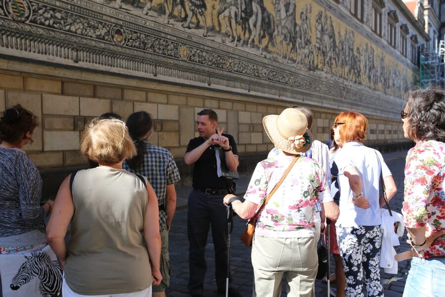 Dresden: Sightseeing Walking Tour in English - Semper Opera House, Taschenbergpalais, and the Royal Castle