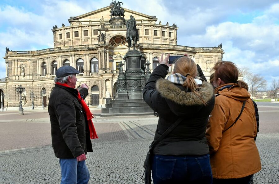 Dresden: Sightseeing Walking Tour in English - Starting at Newmarket Square and the Frauenkirche
