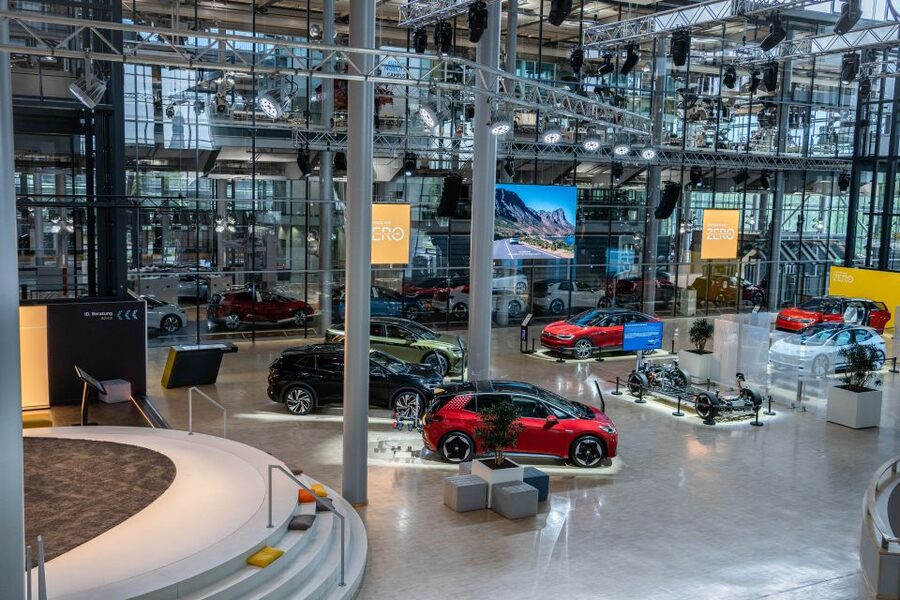 Dresden: Tour of VW's Transparent Factory - Key points at a glance