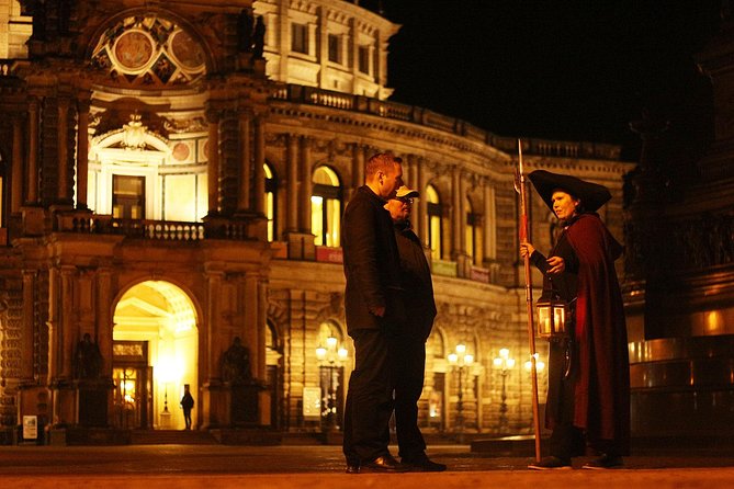 Dresden: Walking tour with the night watchman - Starting at Theaterplatz as evening falls