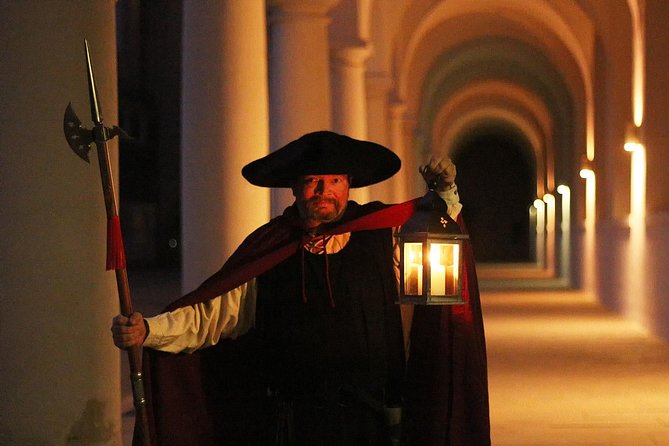 Dresden: Walking tour with the night watchman - Semper Opera House and the grand Theaterplatz