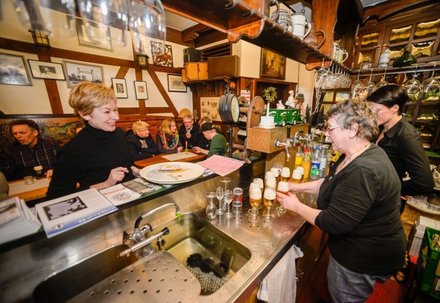 Duisburg-Ruhrot: Historic Harbor Pub Tour - Zum Anker and the Schimanski connection