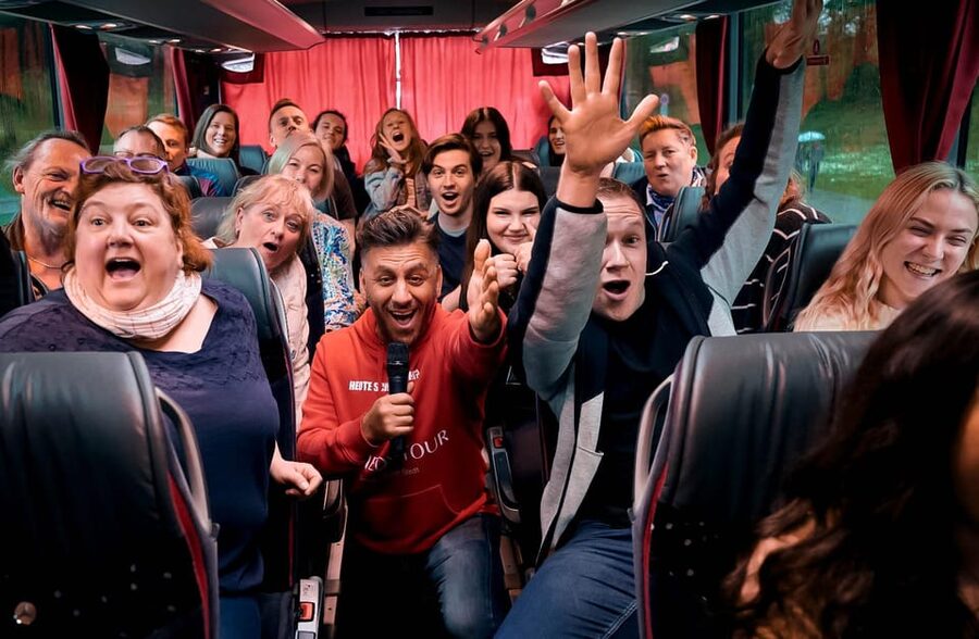 Düsseldorf: 1.5-Hour Comedy Bus Tour - Key points to know before booking