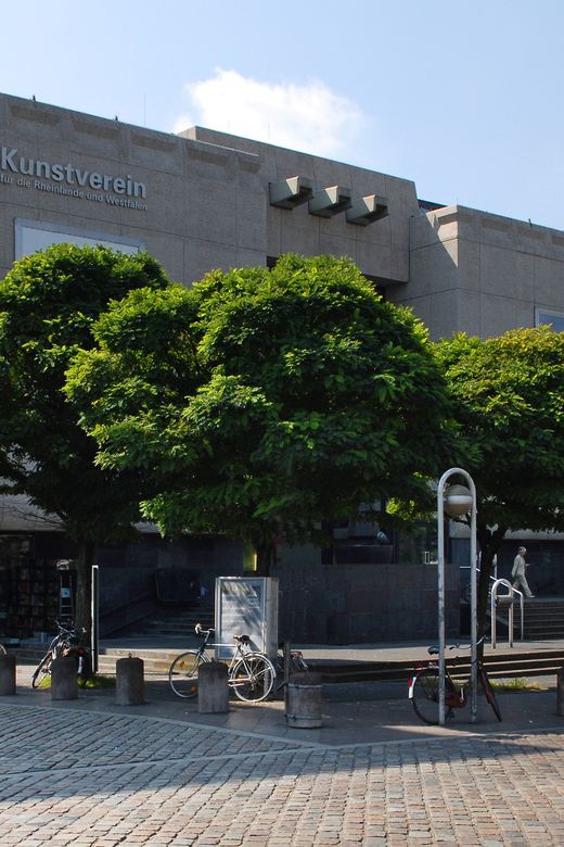 Düsseldorf: 2-Day Art Exhibition and Museum Pass - K21 and the Ständehauspark setting