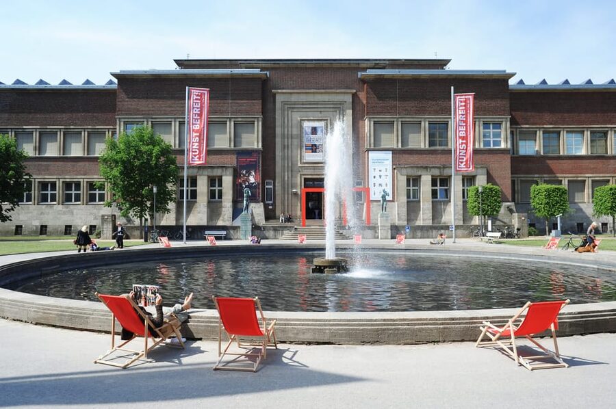 Düsseldorf: 2-Day Art Exhibition and Museum Pass - NRW Forum and the changing exhibition mix