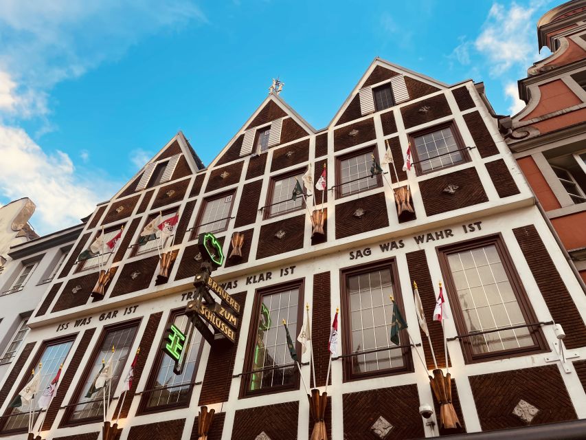 Düsseldorf: Altbier-Safari Beer Walking Tour - Why Altbier makes Düsseldorf different