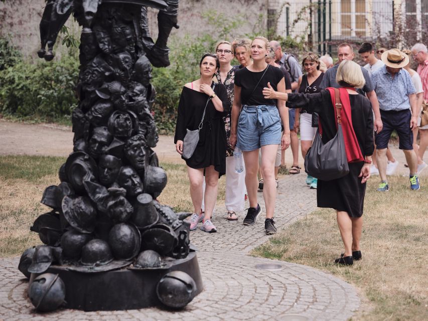 Düsseldorf: Altstadt Guided Tour - Heinrich Heine and the Story of Tailor Wibbel