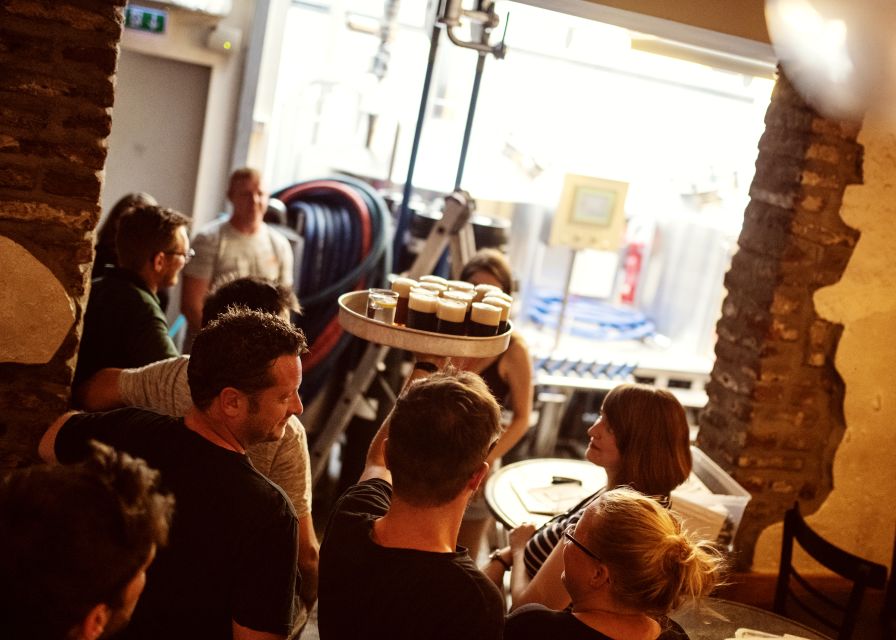 Düsseldorf: Brewery Tour with Alt Beer Tastings - Im Füchschen: old-style Düsseldorf brewing