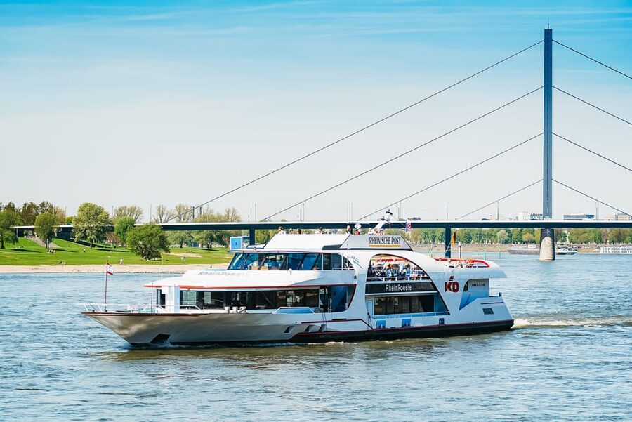 Düsseldorf: City Sightseeing Cruise on the Rhine - Commentary, languages, and what you will hear