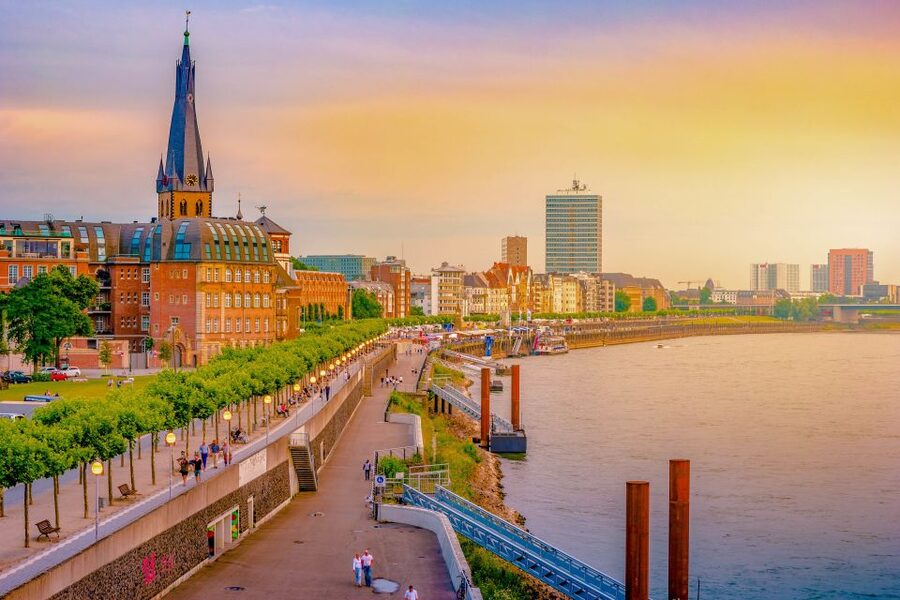 Düsseldorf: Classic City Segway Tour - Key Points at a Glance