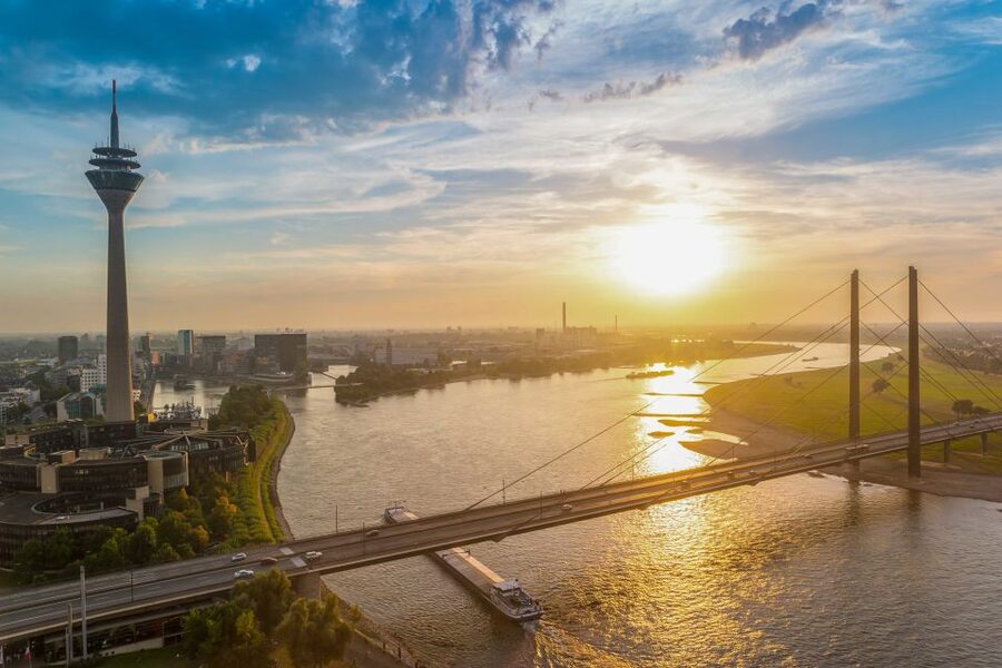 Düsseldorf: Classic City Segway Tour - Rolling Through the World’s Longest Bar