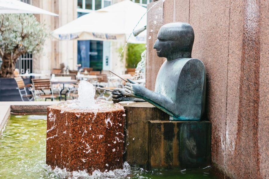 Düsseldorf: Guided City Architecture Walking Tour - Ehrenhof: an ending with Expressionist and Brutalist contrasts