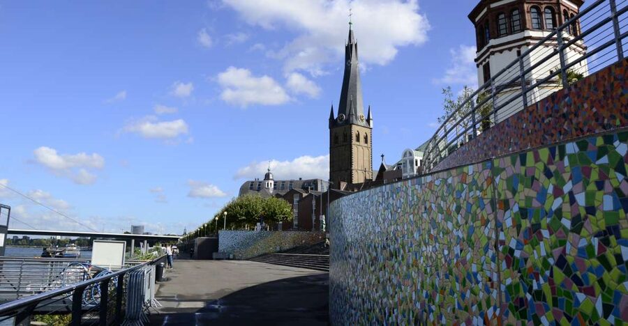 Düsseldorf: Guided Old Town Tour with Beer Break - Starting at Düsseldorf’s Tritonenbrunnen