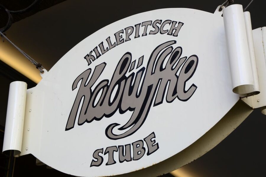 Düsseldorf: Guided Old Town Tour with Beer Break - Crossing into the Old Town
