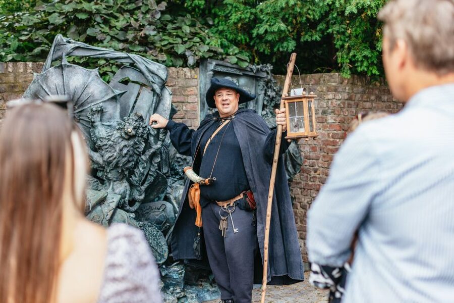 Düsseldorf: Guided Tour with a Night Watchman - Why Düsseldorf works especially well after dark