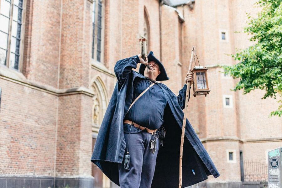 Düsseldorf: Guided Tour with a Night Watchman - St. Lambert’s Church and the old-town stories