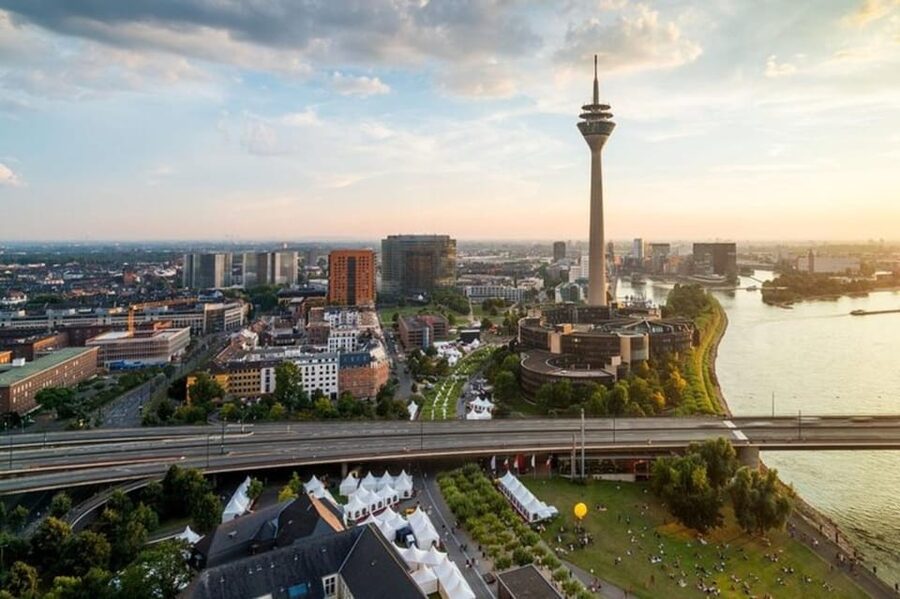 Dusseldorf : Highlights Walking tour with A Guide - Key points to know before you book