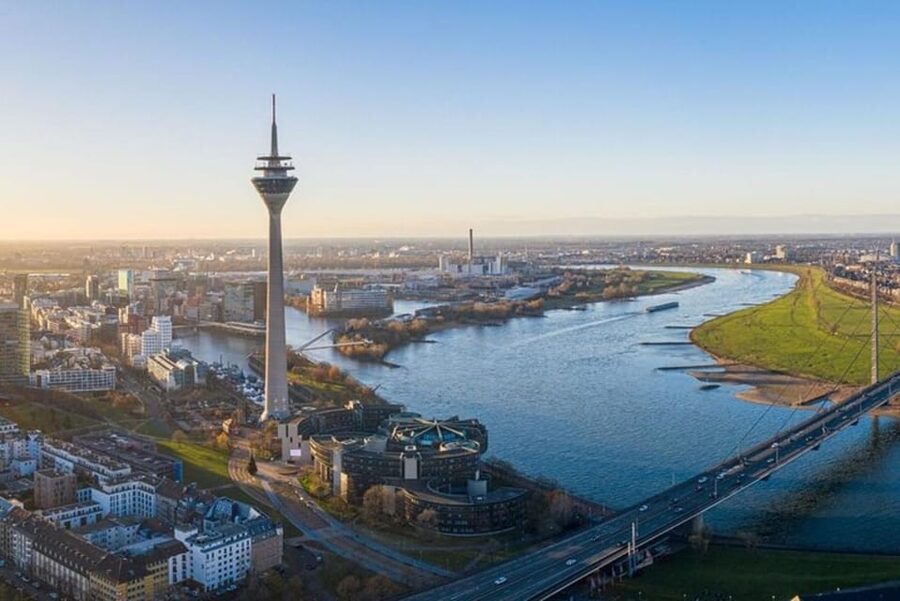 Dusseldorf : Highlights Walking tour with A Guide - Rhine views and the missing tower question