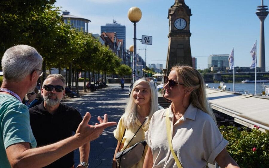 Düsseldorf: In a nutshell - the 60 minutes tour - From the Rhine Promenade to the Market Square