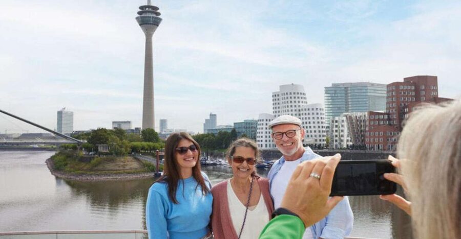 Düsseldorf: MedienHafen Tour - Why MedienHafen is worth two hours