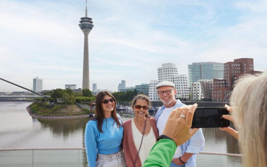 Düsseldorf: MedienHafen Tour - The former warehouses and the story of change