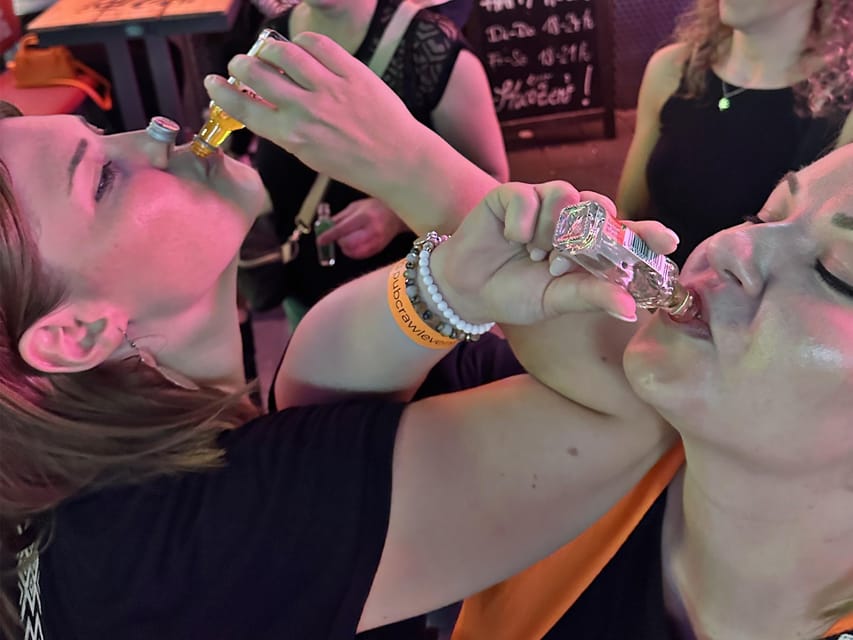 Düsseldorf: Private pub crawl with insider-guide & shots - Stop three: the core of the four-hour route