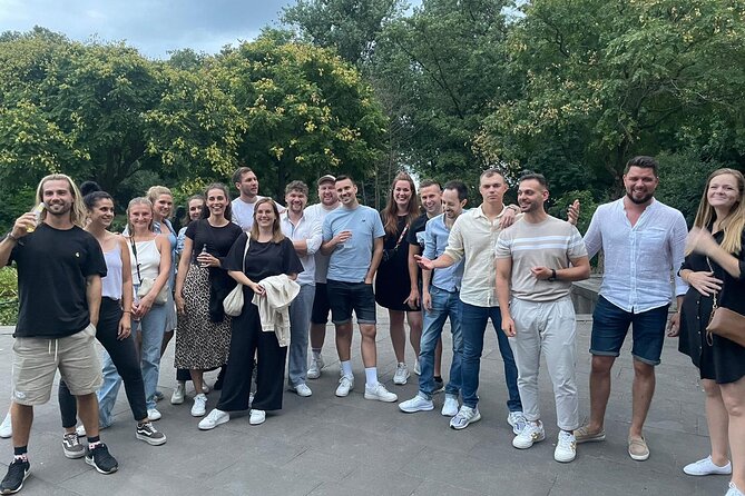 Düsseldorf PubCrawl: 4 Venues, Welcome Shots + Club Entry - Four Stops, Four Chances to Find Your Night