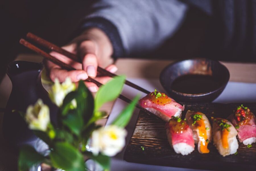 Düsseldorf: Sushi, Sake & Japanese Lifestyle Tour - Japanese bakeries, bookshops, and everyday shopping