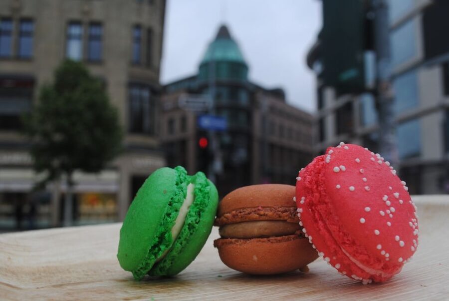 Düsseldorf: Sweet Treats Guided Walking Tour of Old Town - Meeting at Carlsplatz 18