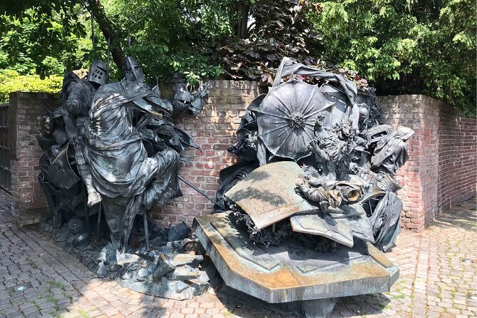 Düsseldorf Walking Tour: Explore Top Sights & Hidden Gems - Is $32 a fair price for two hours?