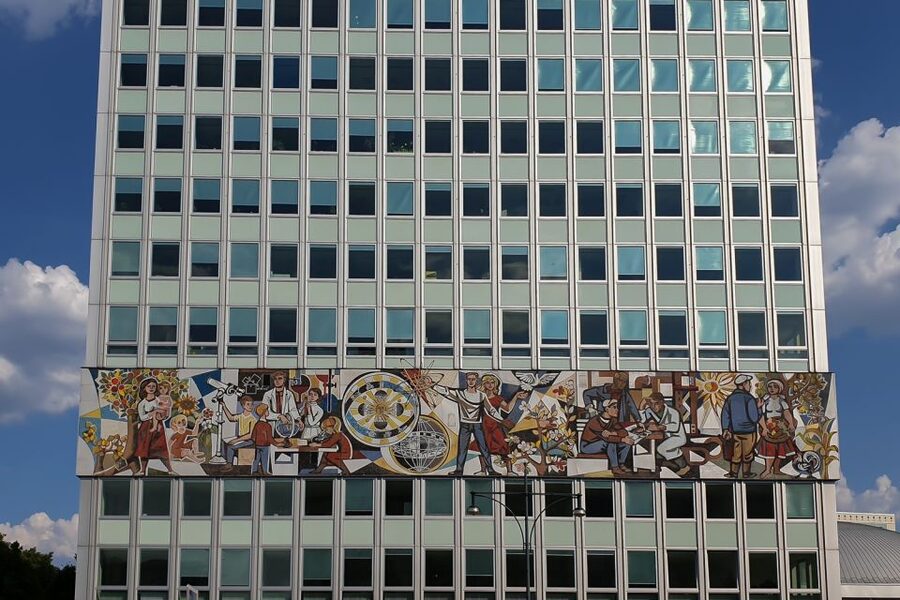 East Berlin and the Wall: Walking Tour - The TV Tower and the look of socialist Berlin