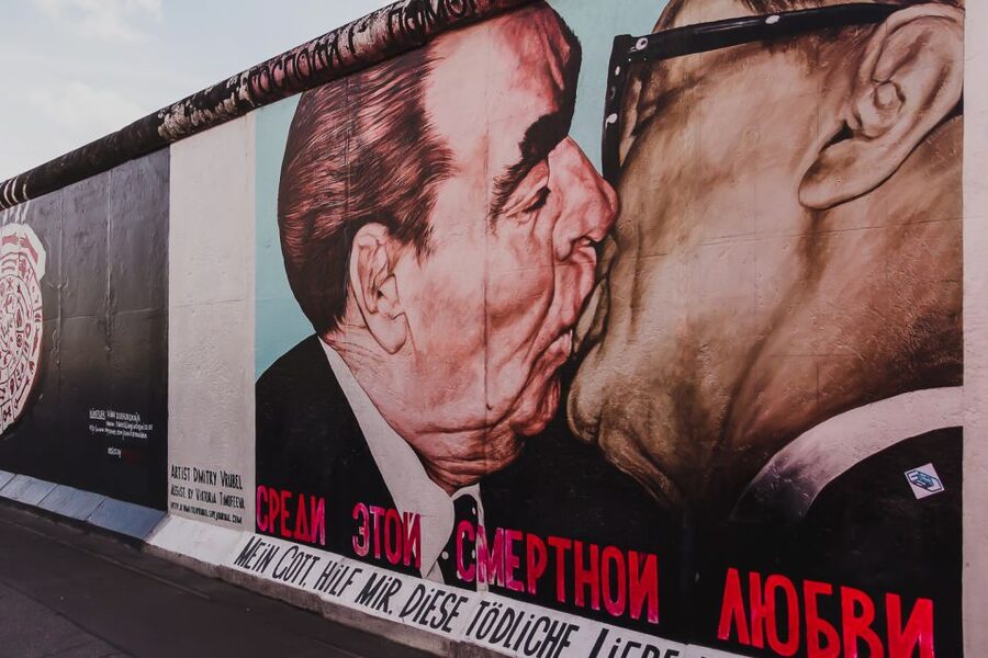 East Berlin and the Wall: Walking Tour - What the guide style adds to the experience