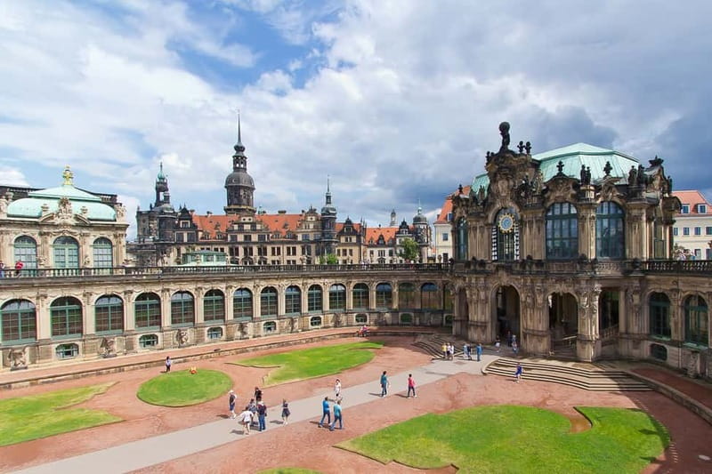Elbfloren: Historical city tour - Dresden Castle and the world of Augustus the Strong