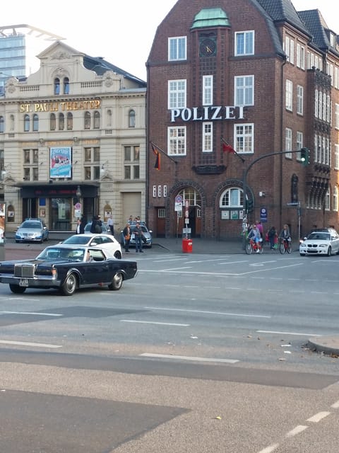 English Harbor&St. Pauli Pay-What-You-Want Walking Tour - Why this tour gives you more than a Reeperbahn stroll