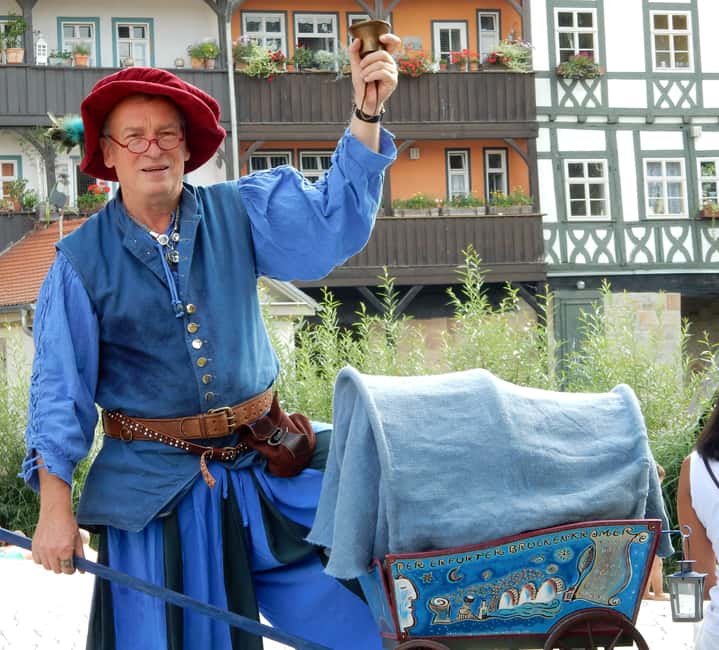 Erfurt: On the road with the Brückenkrämer. Walking tour with anniversary tasting. - Crossing the 700-year-old Krämerbrücke