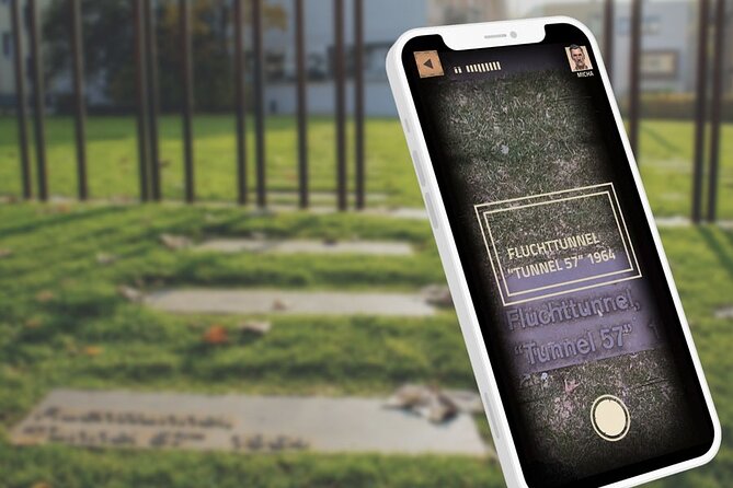 Escaping and spying on the Berlin Wall Scavenger hunt - A Berlin Wall story with a clear mission