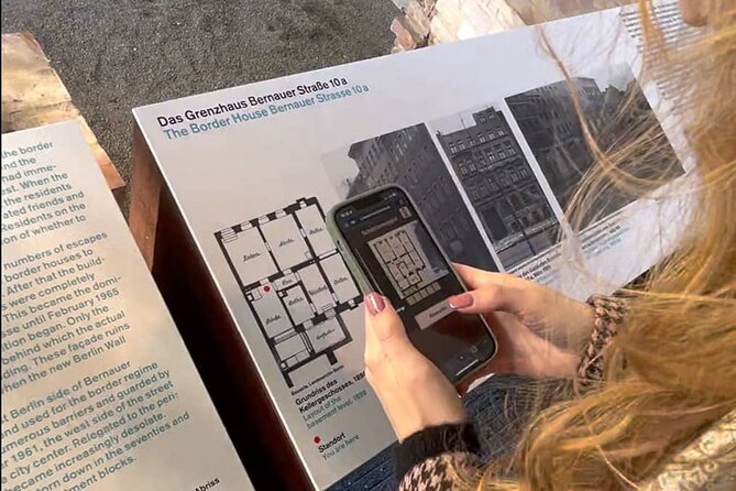 Escaping and spying on the Berlin Wall Scavenger hunt - Why group size matters