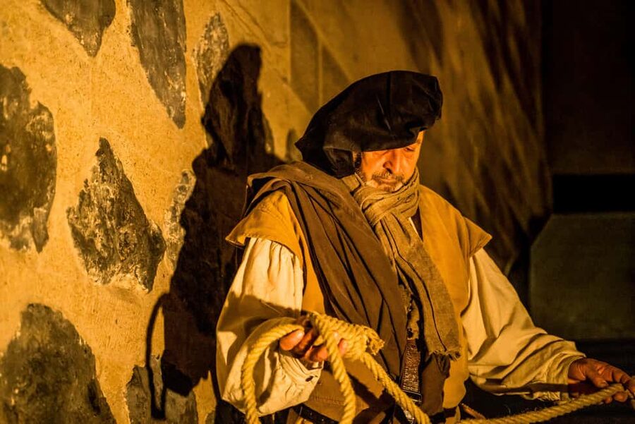 Executioner's Tour of Cologne in German - Spell books, gallows, and the mechanics of fear
